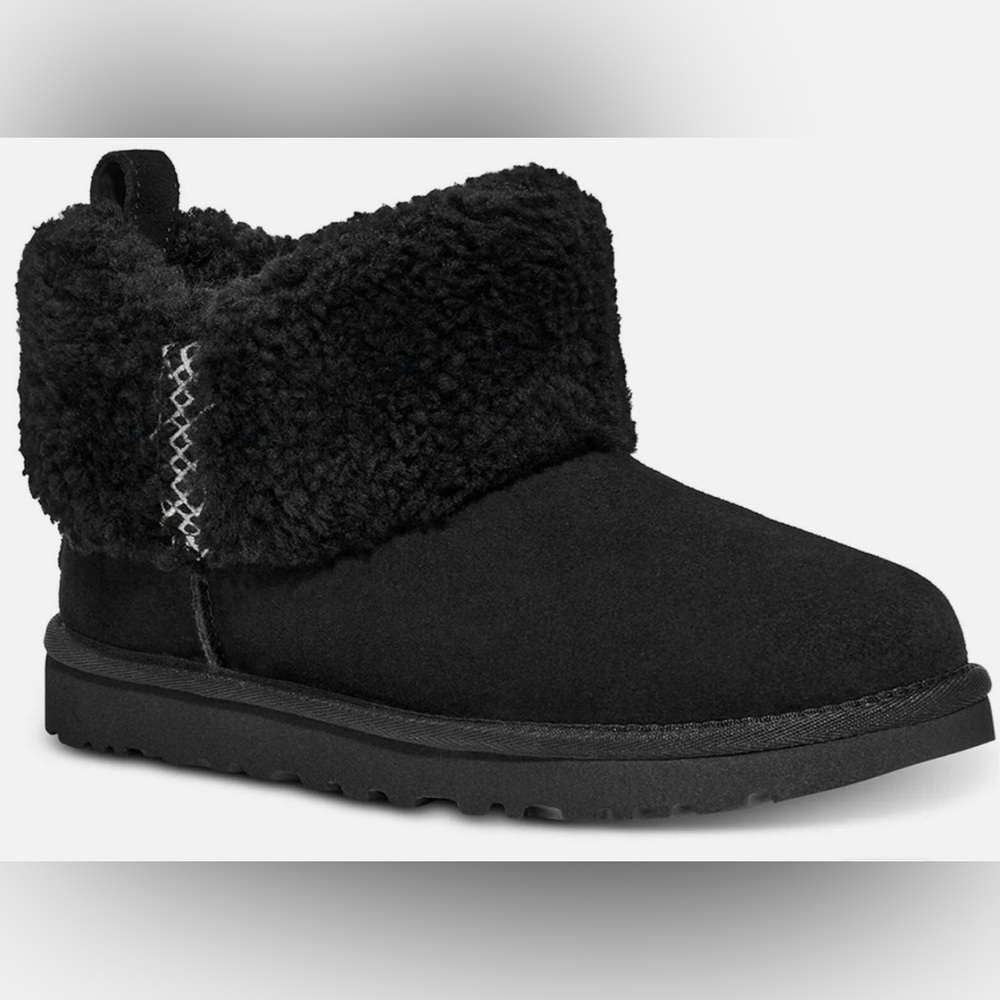 New UGG®
Classic Ultra Mini Braid Slip-On Booties size 10